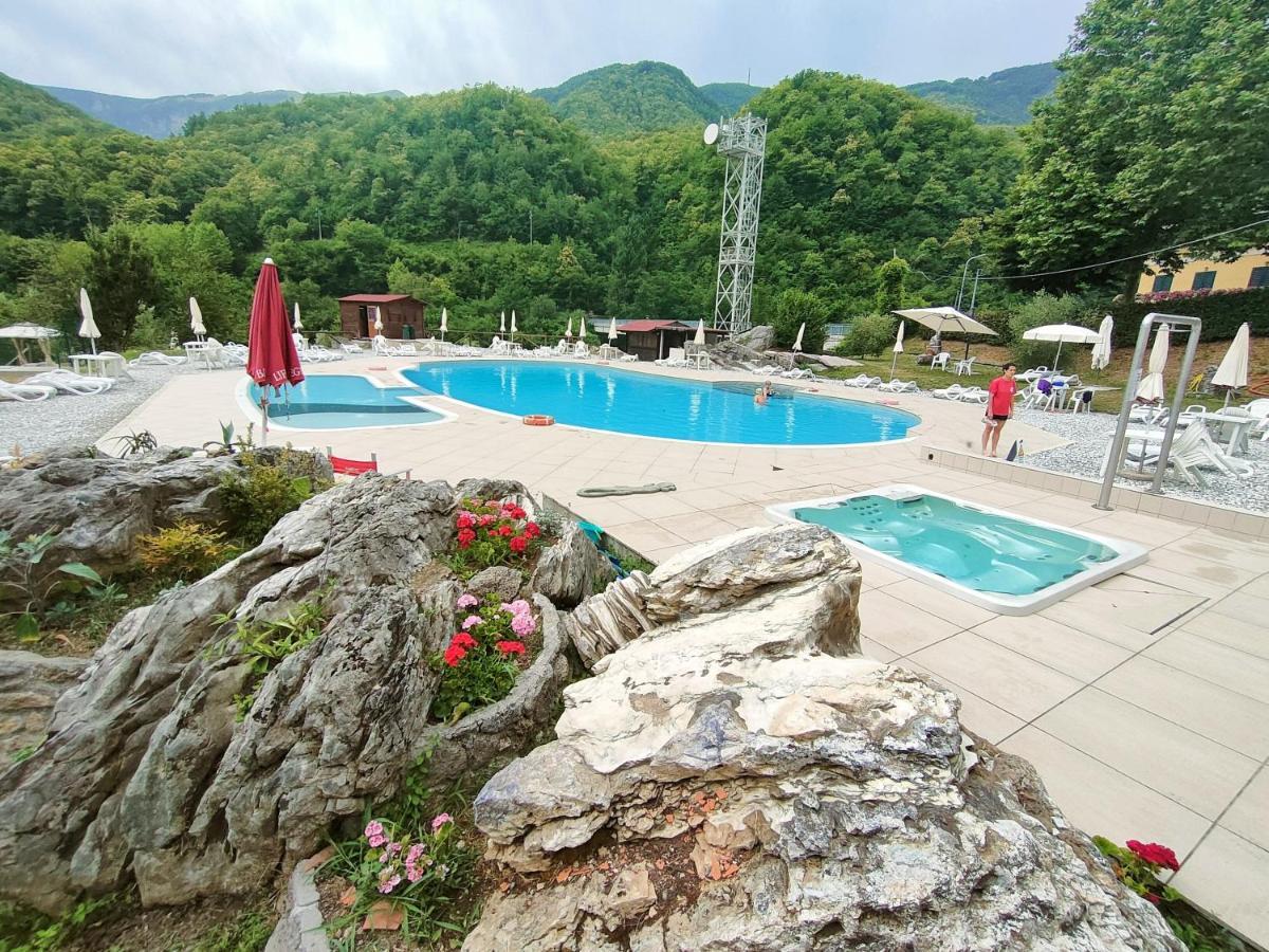 Hotel Palazzo Del Doma - Lake Vagli Vagli di Sotto Ngoại thất bức ảnh